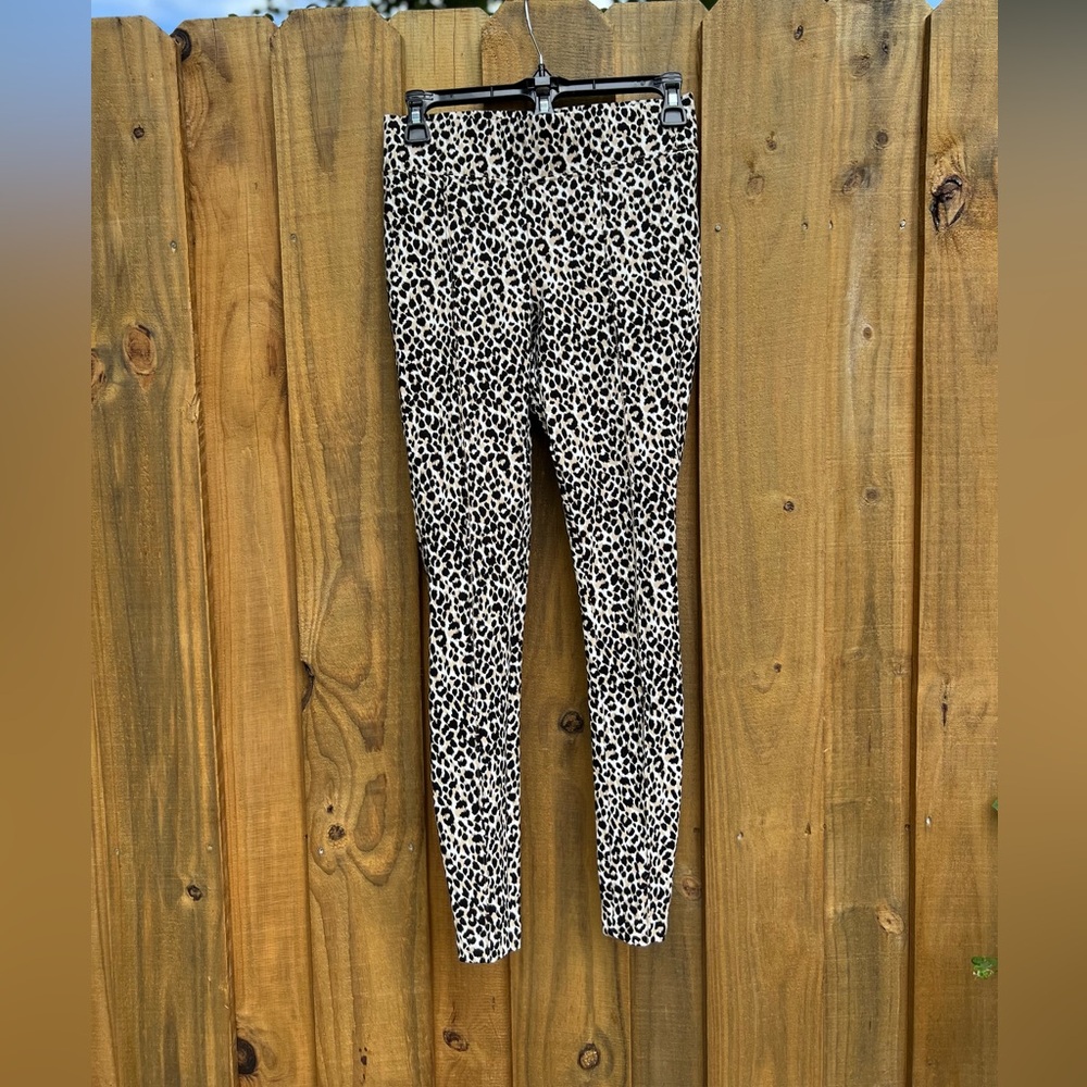 Old Navy High-Waisted Stevie Pintucked Leapord Print Pants/Leggings Women’s